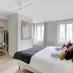 Elegant 3-Bedroom Apartment Near Bastille Paris