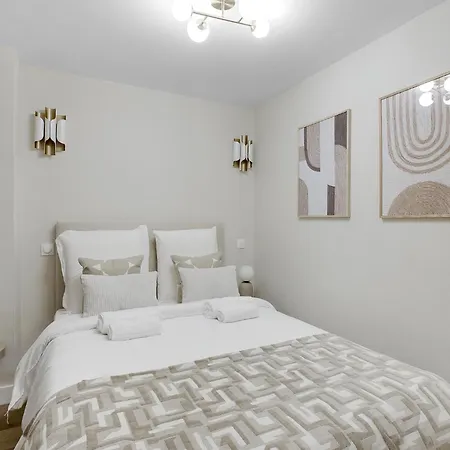 Elegant 3-bedroom Near Bastille Appartamento *