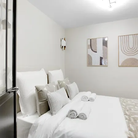Elegant 3-bedroom Near Bastille * Parigi